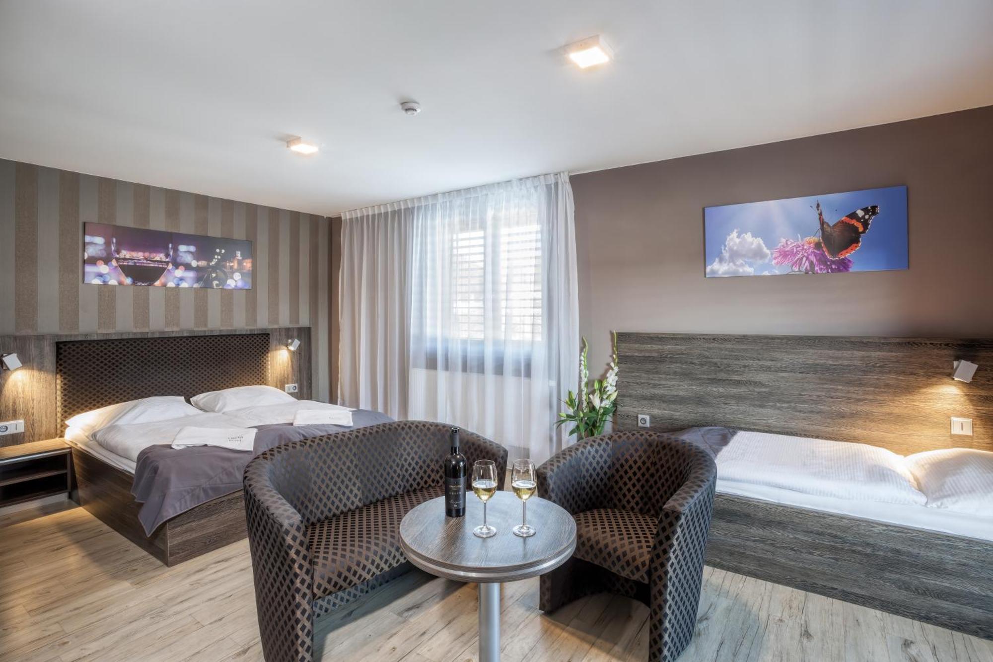 Hotel Beta Bzenec Exterior photo