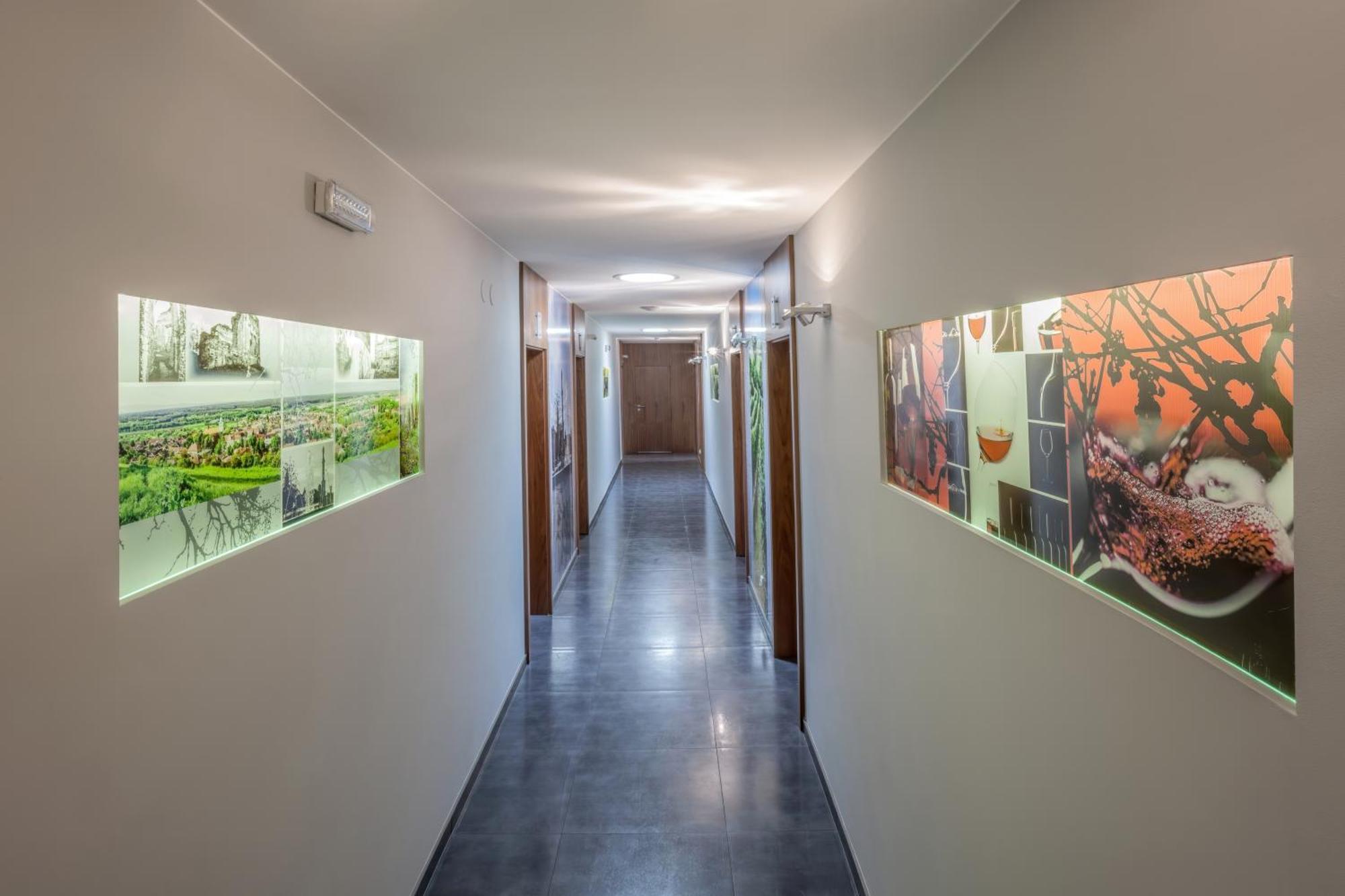Hotel Beta Bzenec Exterior photo