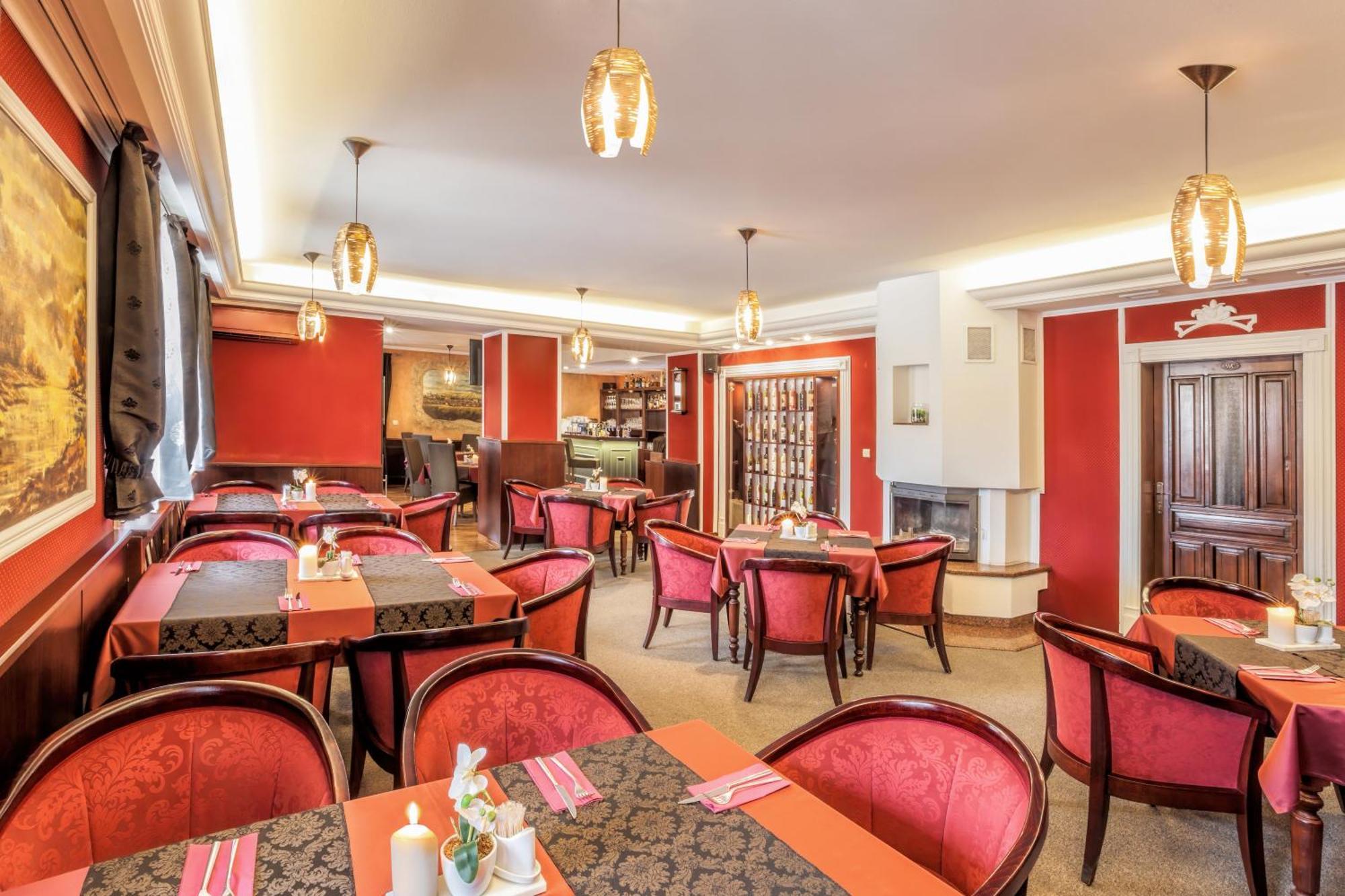 Hotel Beta Bzenec Exterior photo